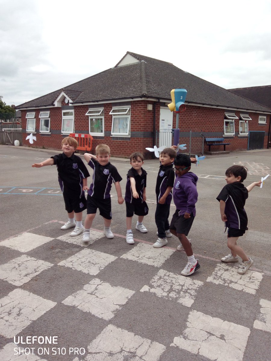 Edenhurst Reception (@epsreception) on Twitter photo For a STEM activity Reception are learning about bees and have made a bee plane to fly. #EPSachieve <a href="/edenhurstschool/">Edenhurst Prep School</a> For a STEM activity Reception are learning about bees and have made a bee plane to fly. #EPSachieve <a href="/edenhurstschool/">Edenhurst Prep School</a>