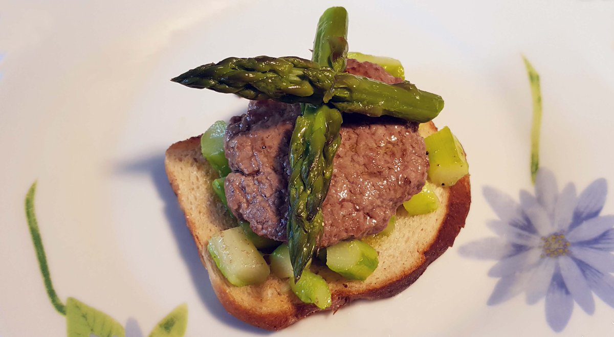 anboemo's tweet photo. .@OriettasRecipes -
#isola di #GRADO #island -
casa Boemo -
#Crostone con #hamburger e #asparagi -
@abollis @LaConsiglieria @mariacr28250504 @giorgiobigi1 @marina52182 @SuttoraM @SaraSanson67 @azzur_farfalla @gdfoxautore @CiriSince1978 @CMarc17 @enrica_emme @AugustSummer821 https://t.co/sBFgNfDKCs