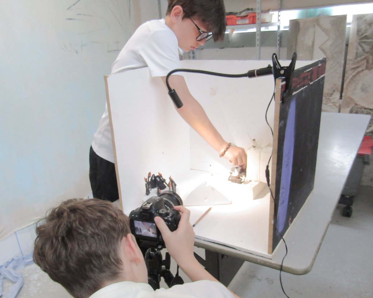 ART_UCS's tweet image. UCS Shell boys have been working on their stop-motion animations. Pupils worked as teams to create storyboards and animate their stories about dystopia. 
#art_ucs #stopmotionanimation @UCSHampstead