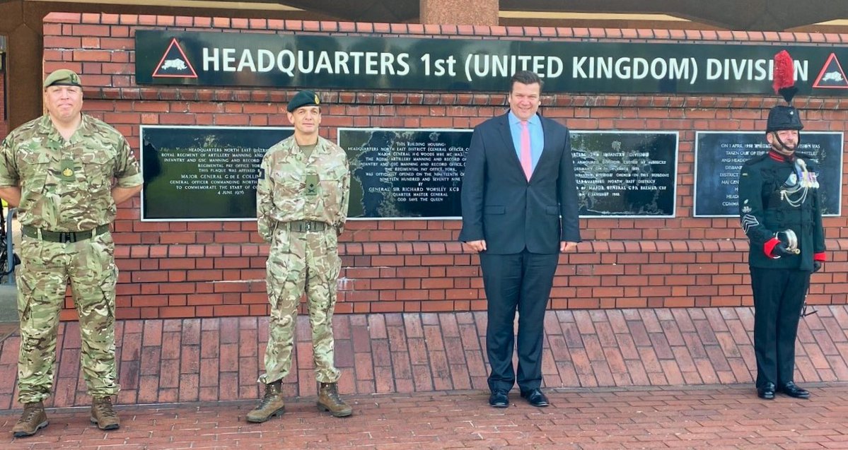 1UKDivision's tweet photo. The HQ has welcomed the Minister for The Armed Forces, James Heappey MP, to York.
The Minister was briefed by the GOC and his Command Team on the exciting opportunities that lie ahead for the Division, both at home and abroad.
#teamrhino ๐ฆ #people #purpose #operate https://t.co/7bT6Q1hrQT