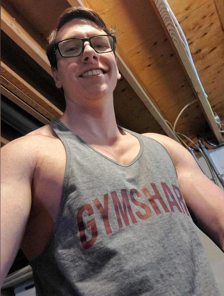 Real life geek to muscle FREAK. Happy Birthday @Calilum_ #MuscleGrowth