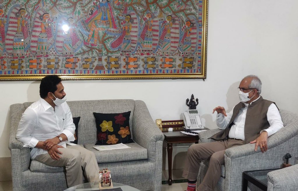 RajivKumar1's tweet image. Met with the Hon&apos;ble Chief Minister of Andhra Pradesh @ysjagan, to understand the context of growth &amp;amp; development in the state; in the recently released @NITIAayog #SDGIndiaIndex for 20-21, #AndhraPradesh ranked third basis its stellar performance in multiple categories.