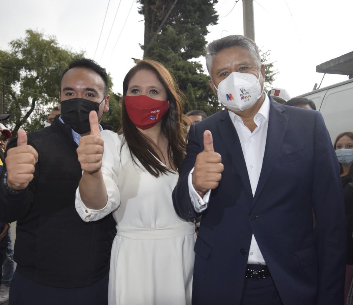 Anaamunizneyra's tweet photo. Muy contenta de compartir esta responsabilidad con nuestras Diputadas y Diputados Electos  @AnaLiliaHerrera @AlfredoQuirozF @LucyConmigo @rolandosalinase vamos a trabajar de la mano por las y los atenquenses, ¡#UnidosSí vamos a cumplir! #Distrito27 #DistritoXXXV https://t.co/zvWs9loWWU