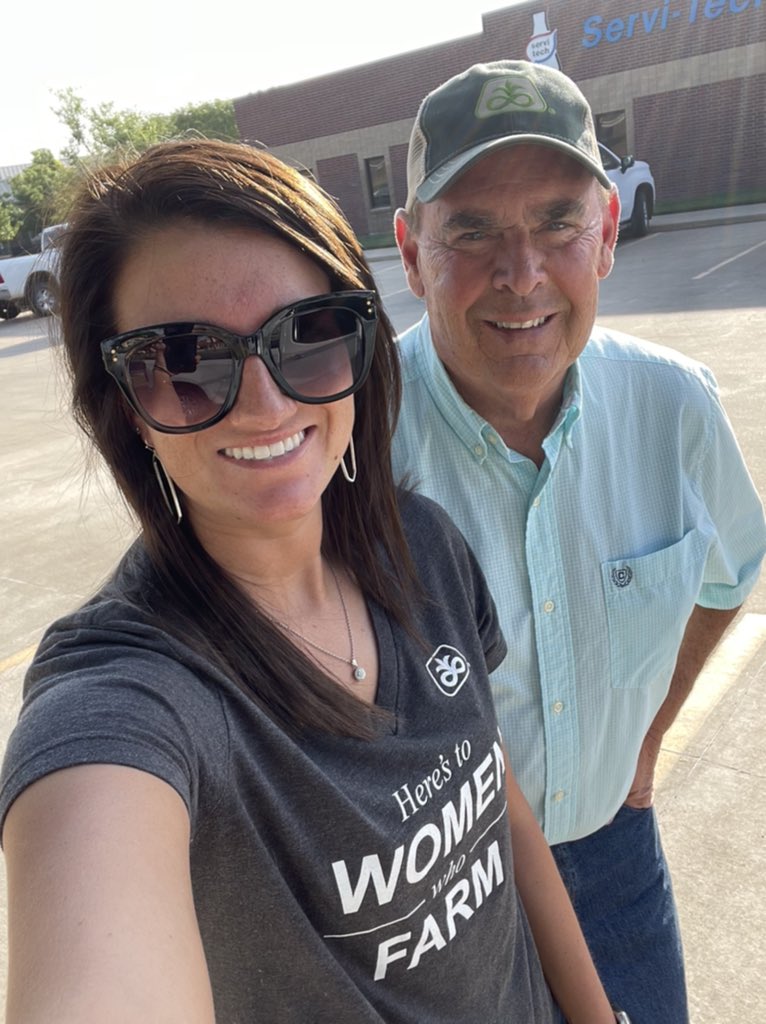 Mentoring <a href="/Madison_Wood14/">Madison McMillen</a> in Pioneer Agronomy Essentials course.  We use <a href="/ServiTechInc/">ServiTech, Inc</a> for soil and tissue testing.  Outstanding Agricultural Lab. Learning correct sampling protocols on corn. <a href="/PioneerSeeds/">Pioneer Seeds U.S.</a> <a href="/corteva/">Corteva Agriscience</a>