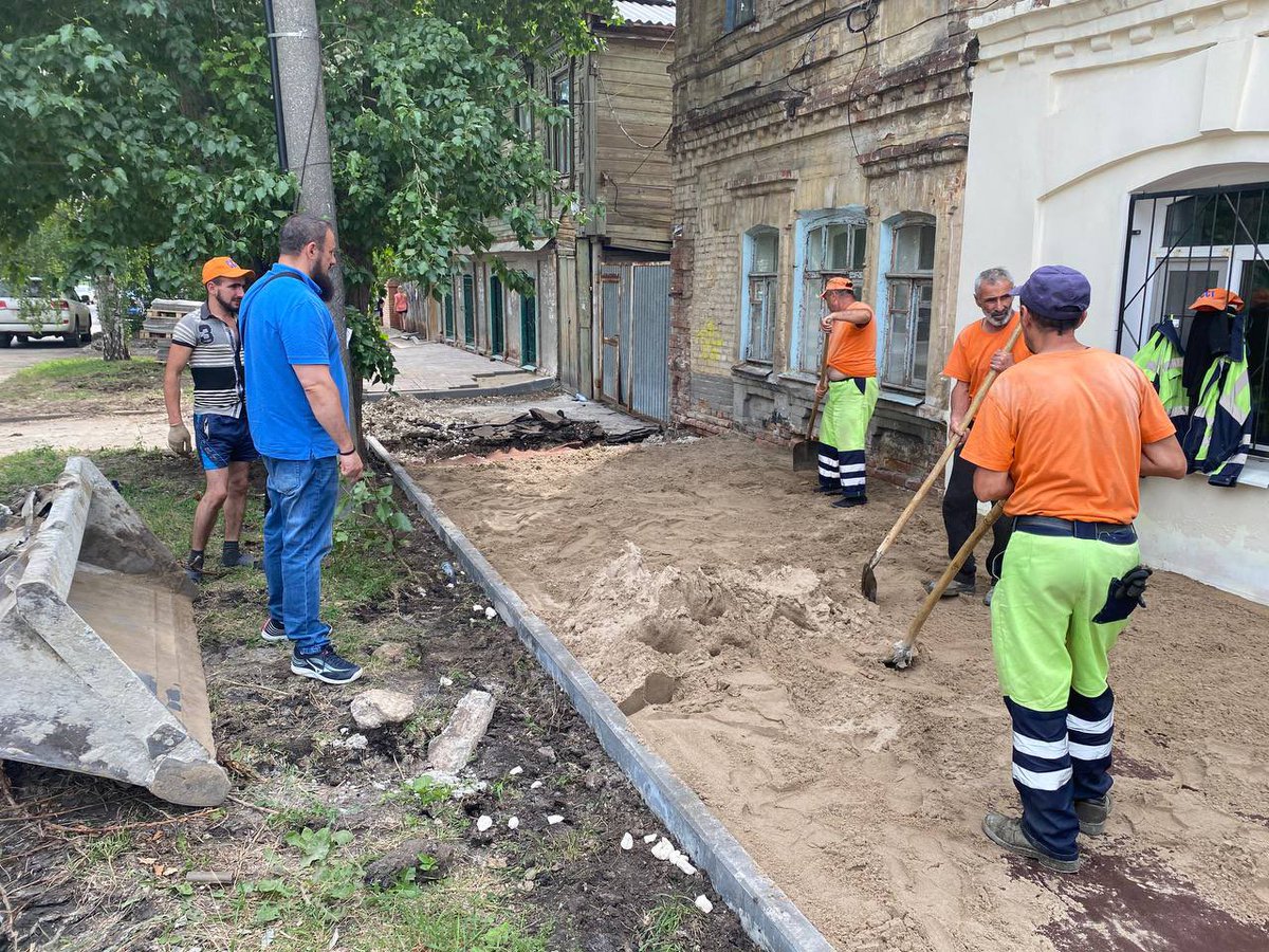 Депутат Анатолий Рагимов <a href="/ragimov063/">Анатолий Рагимов</a> сегодня провел очередной обход округа. Успели получить несколько обращений от жителей и обсудить решение возникших вопросов.
Очень радостно, что в нашем округе ведётся активная работа по благоустройству🌳
#самарскийрайон