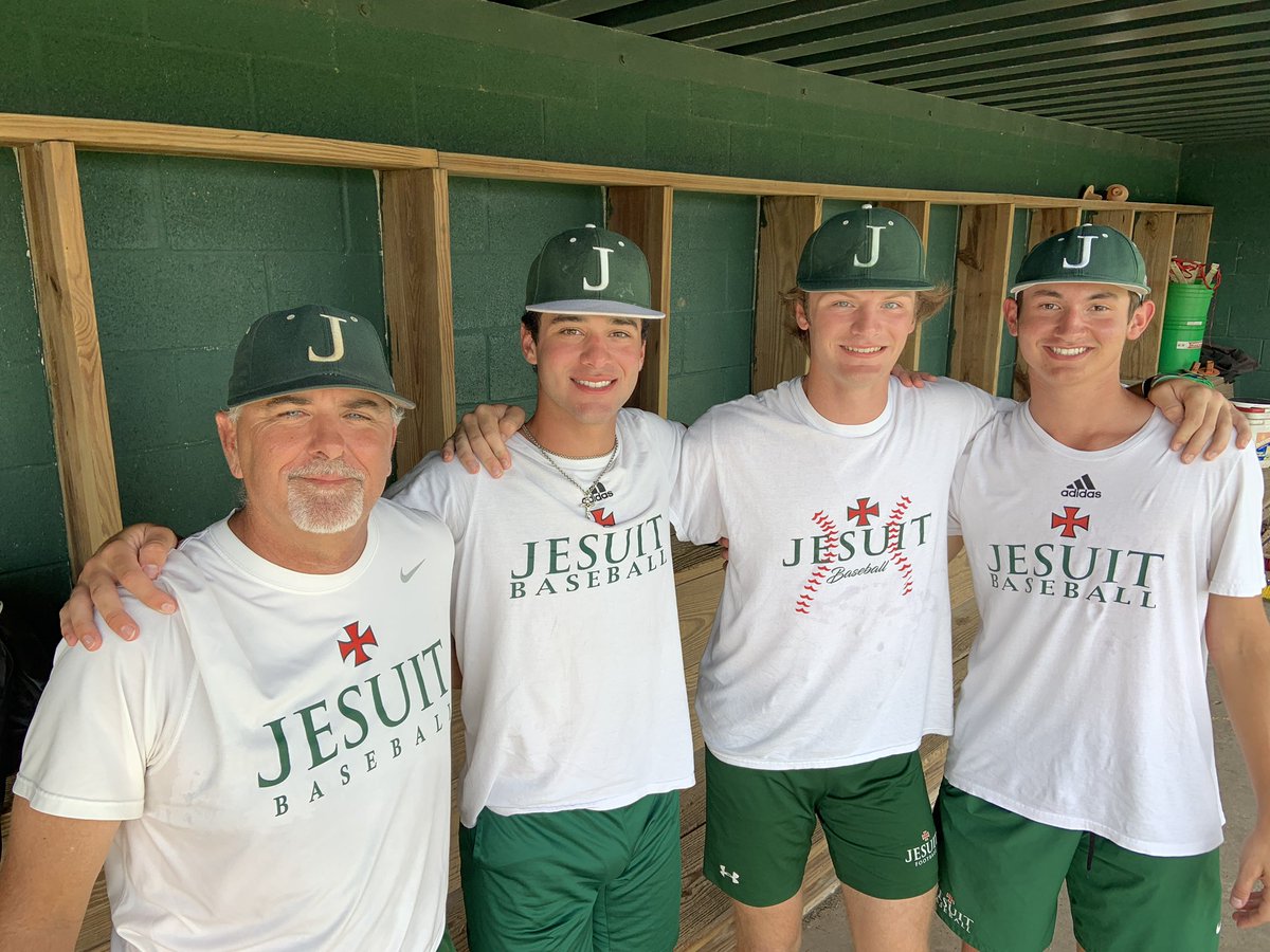 RT StrakeJesuit: RT @NateGriffFOX26: Coming up at 9:38 @FOX26Houston, #MorningSports, we visit w/@strake_jesuit Baseball @StrakeJesuitATH Head Coach, @RameauRaul, players, @andy_1eon @DuffieldTrey @gstratton27…getting set for State Championship run.