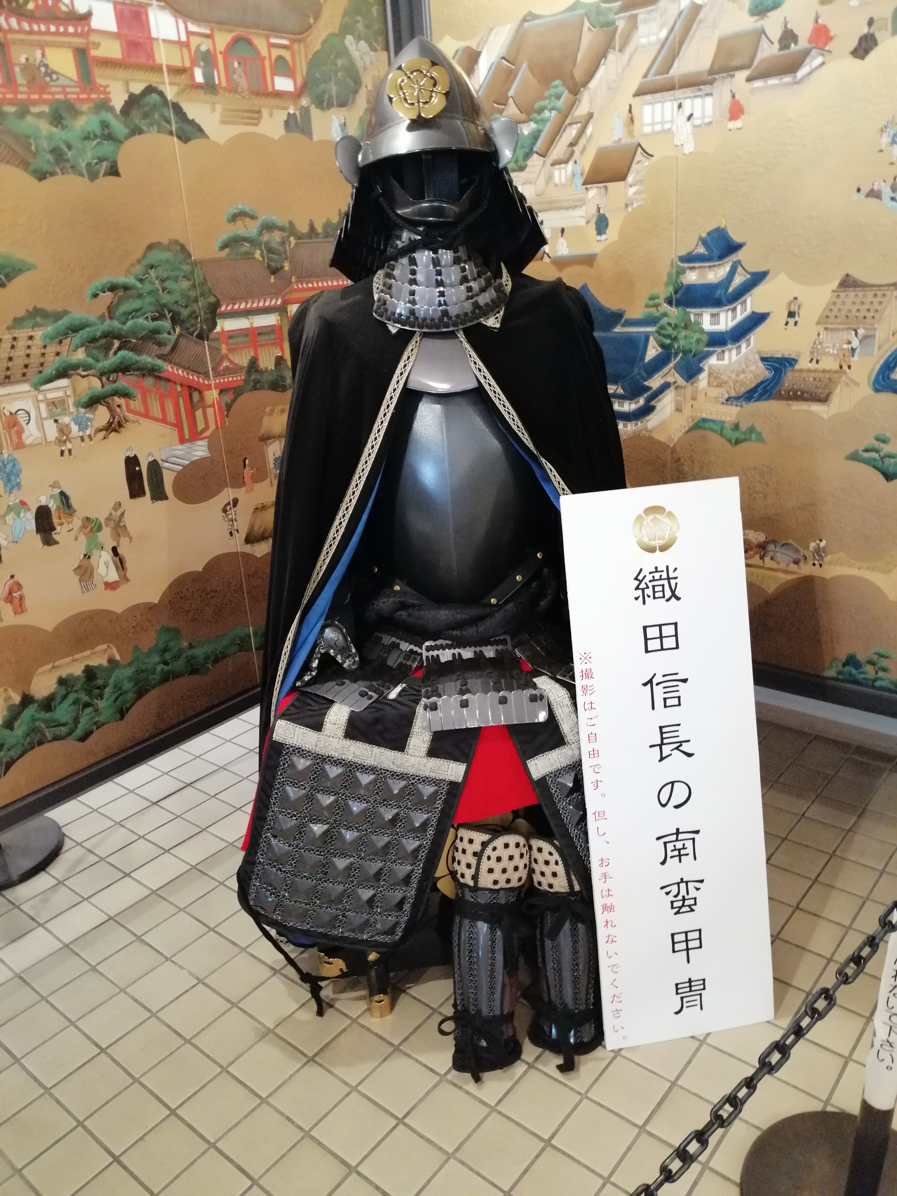 結城タカ Yukinyan14 残念ながら岡山城は 今月から修繕に入ったので しばらく見られないのです 普通の城と違って 四角では無いので 見る位置で形が変わって見えるのが特徴です Twitter