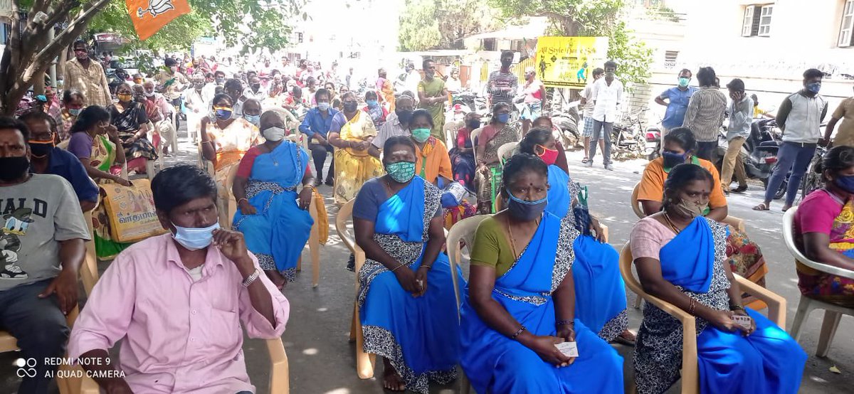 annamalai_k's tweet image. இன்று @bjp4kovai தொண்டர்கள் இணைந்து ஆர்.எஸ்.புரம் மண்டலத்தில், 1000 பேருக்கு &quot;மோடி கிட்(Modi kit )&quot; கொடுத்தோம். 
இதில் அரிசி , பருப்பு உள்ளிட்ட வீட்டிற்கு தேவையான அத்தியாவசிய பொருட்கள் உள்ளது. 
ஊரடங்கு காலத்தில் மக்களுக்கு இது நிச்சயமாக பயன்படும்
@VanathiBJP @BJP4TamilNadu