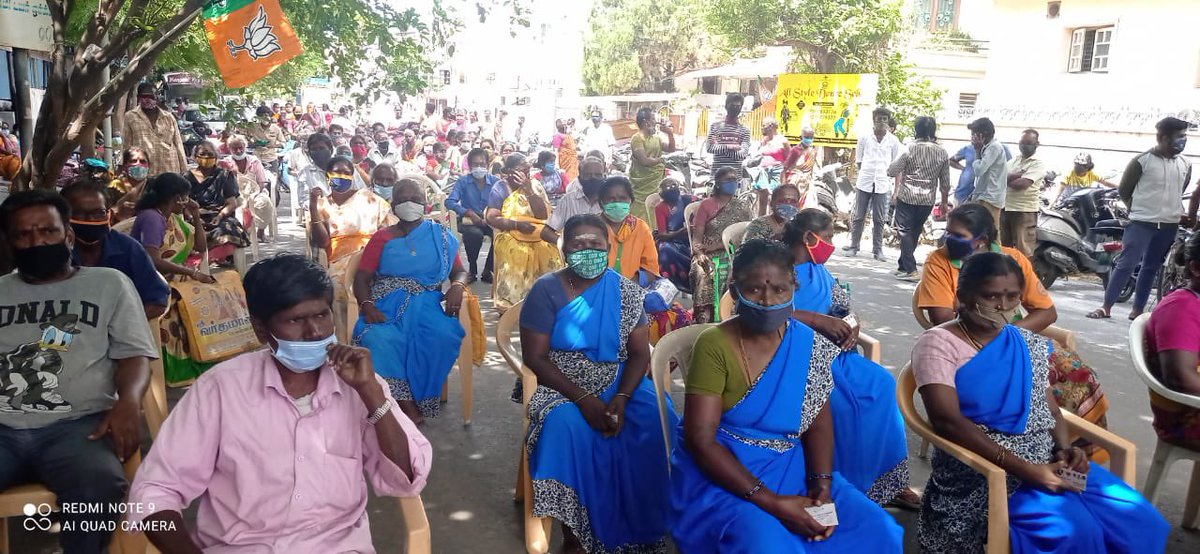 annamalai_k's tweet image. இன்று @bjp4kovai தொண்டர்கள் இணைந்து ஆர்.எஸ்.புரம் மண்டலத்தில், 1000 பேருக்கு &quot;மோடி கிட்(Modi kit )&quot; கொடுத்தோம். 
இதில் அரிசி , பருப்பு உள்ளிட்ட வீட்டிற்கு தேவையான அத்தியாவசிய பொருட்கள் உள்ளது. 
ஊரடங்கு காலத்தில் மக்களுக்கு இது நிச்சயமாக பயன்படும்
@VanathiBJP @BJP4TamilNadu