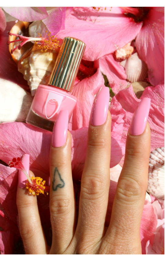 beckyemoji's tweet photo. From the Lookbooks of defunct cult indie nail polish producer Floss Gloss #flossgloss 1⃣BIKINI CORAL2⃣DISCO DUST3⃣CON LIMON4⃣PLAYA DEL PINK💅 https://t.co/GAiXv4Zj3l