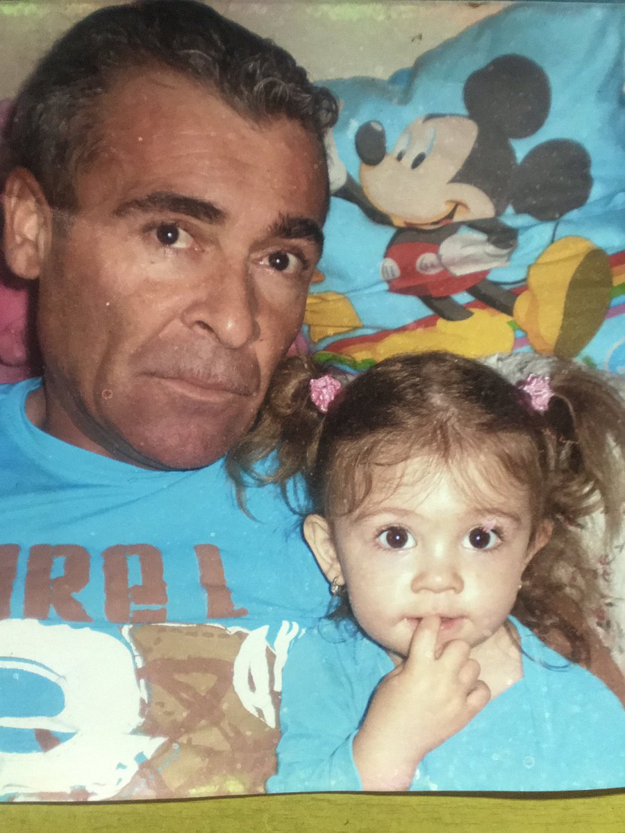 Antoniomrtinez4's tweet photo. Soy el papá de roció y maría niñas robadas el 13-8-2015 ruego RT estas se se sabe donde están porque no hace nada el gobierno de España , creo que es porque soy hombre y ser hombre no es bueno 6 años sufriendo sin palabras me quedo 😥😥. Ruego RT RT por favor muchísimas gracias https://t.co/OL3ZADYArQ