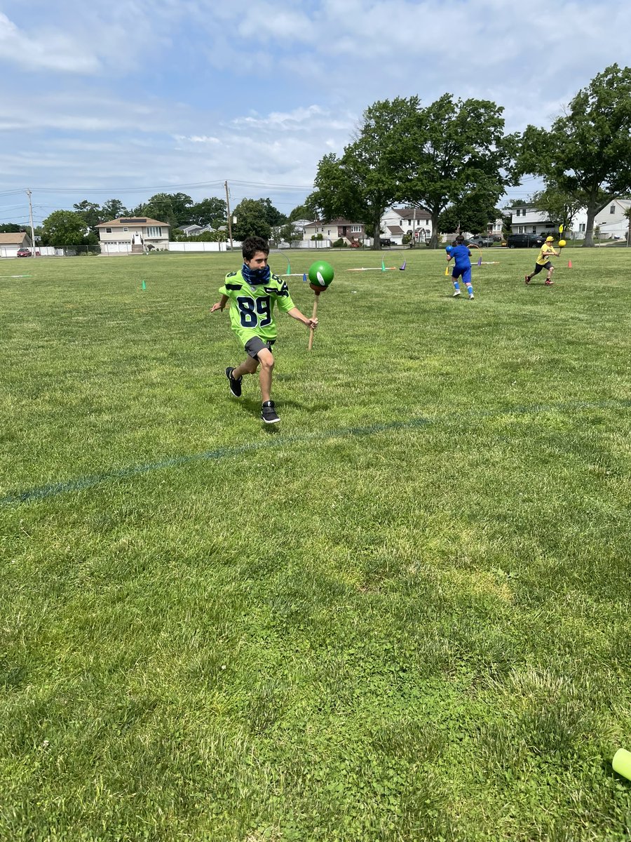 KailaLevitt's tweet photo. Field Day 2021 in 6th grade was a success! Go green team! @O_School8 https://t.co/CkAfKHLlrq