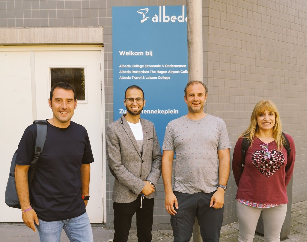 IMontserratRoig's tweet photo. 🇪🇺 #ErasmusPlus 💯%
Seguiment d'alumnat en pràctiques a Rotterdam 🇳🇱 i visita de prospecció a Albeda College.
Prospecció a Amsterdam per futures mobilitats del nostre alumnat 😉 #learningByMoving https://t.co/70itgfx6fo