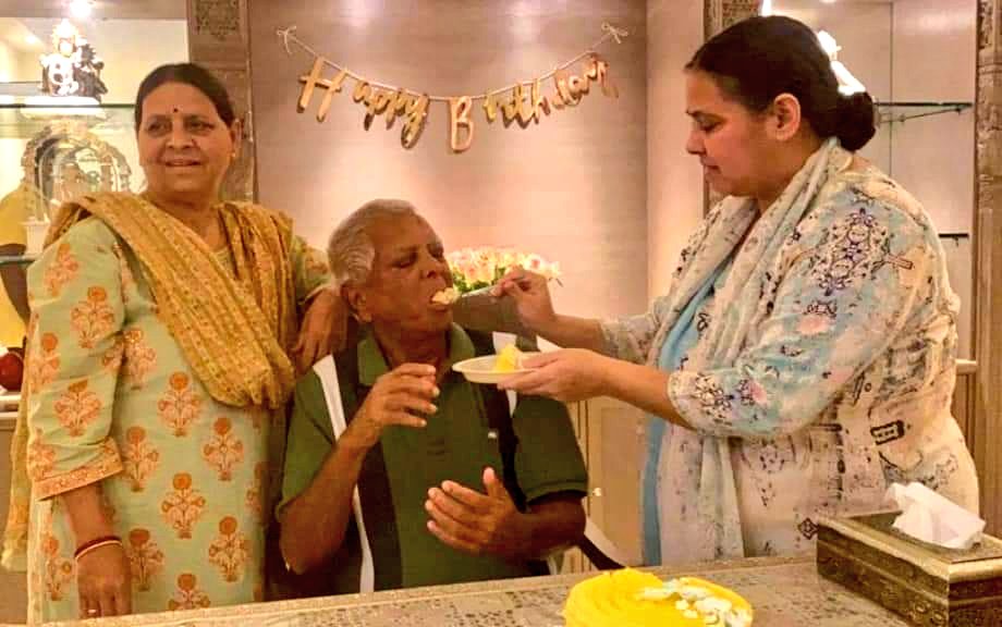 MisaBharti's tweet image. पापा से ही जहाँ है,
पापा जहाँ हैं वहीं जहाँ है!

Happy Birthday Papa ji!!