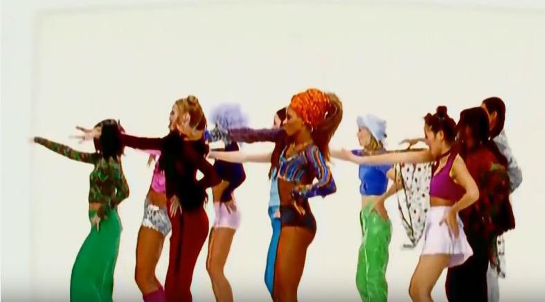 танец макарена движения. колено танцуют макарена. эй макарена макарена макарена макарена. Macarena los del rio танец. девушка танцует макарену.