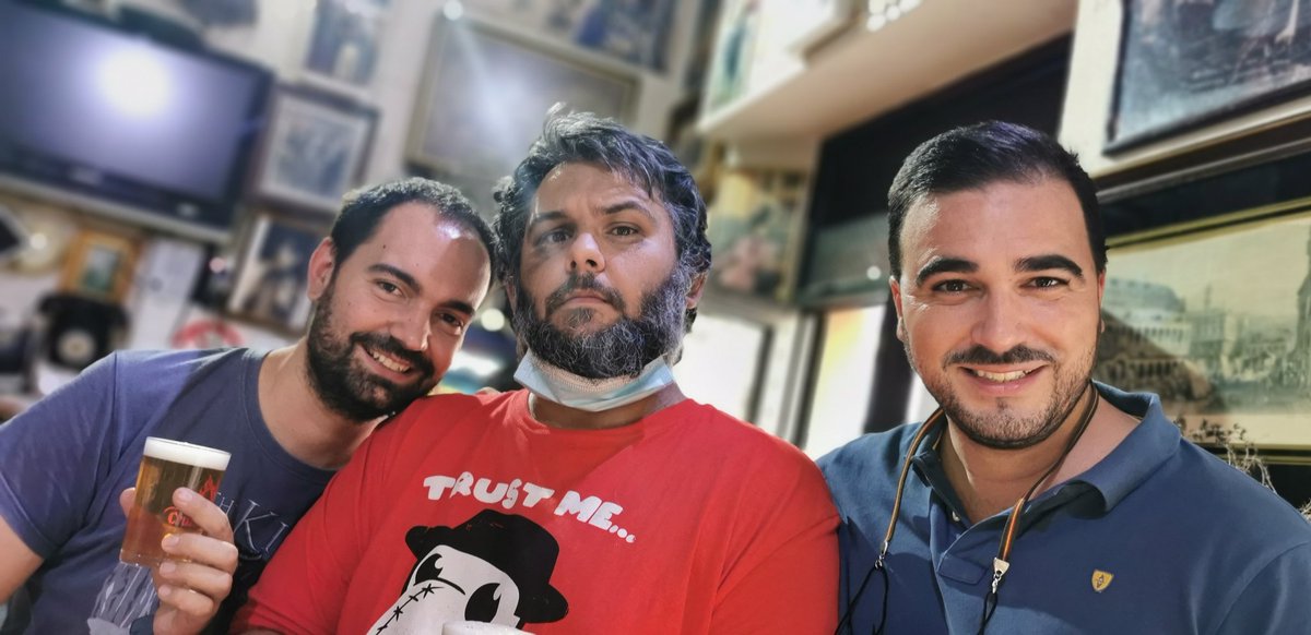 Hay ratitos que bien sabe la vida que no tienen precio 🍻
<a href="/ernestomf1986/">Ernesto M. Muñoz🔻</a> <a href="/martelmat/">Mario</a>

#Friends #Trianeando