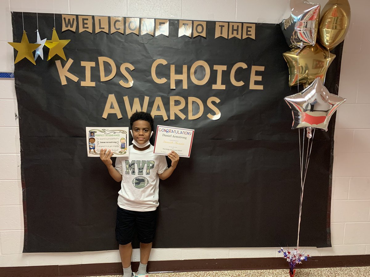 MsRosas4thgrade's tweet photo. Congratulations 4th graders!! https://t.co/wTKI5M9jNL
