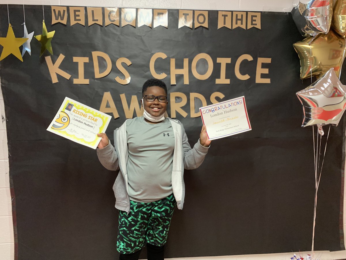 MsRosas4thgrade's tweet photo. Congratulations 4th graders!! https://t.co/ors3bGIsem