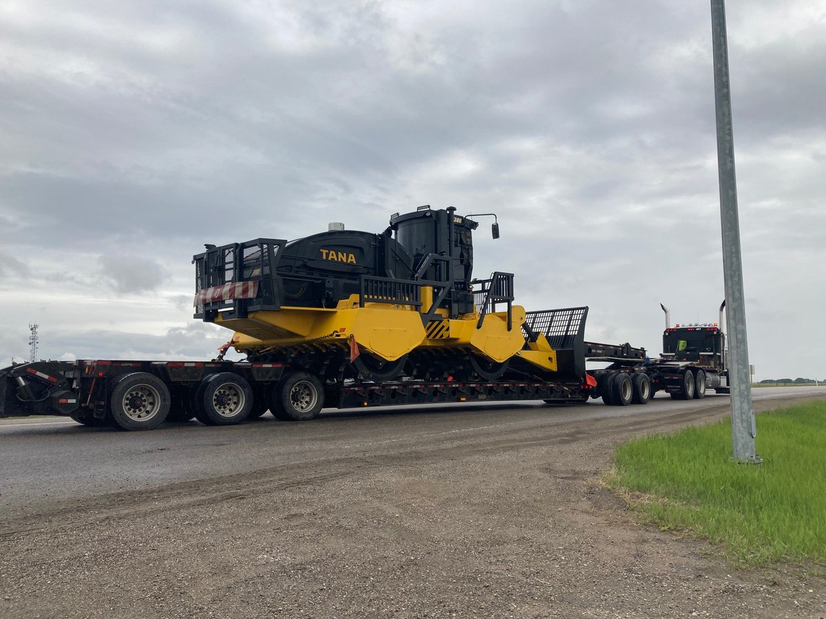 On the MOVE! Another new Tana on its way to The Town of Vegreville! <a href="/VegrevilleAB/">Town of Vegreville</a> @STECALGARY