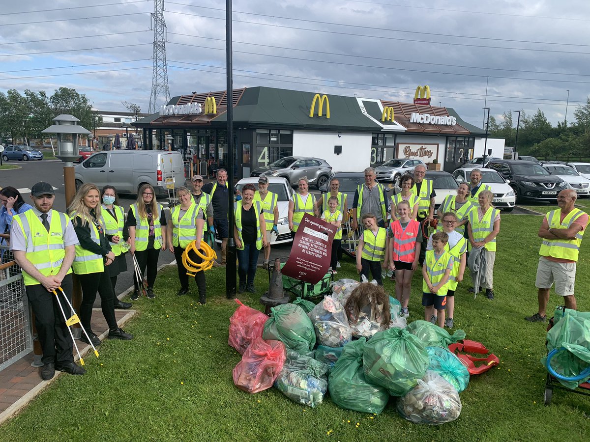 BillinghamTidy's tweet photo. Litter Picking today at Wolviston Services on the A19/A689 junction. We were joined by staff from @McDonaldsUK but these 22 bags were filled with litter from @CostaCoffee @KFC_UKI @Dominos_UK too. Please come and join us on the next one, it’s your business that benefits. https://t.co/vOIH53PO8C