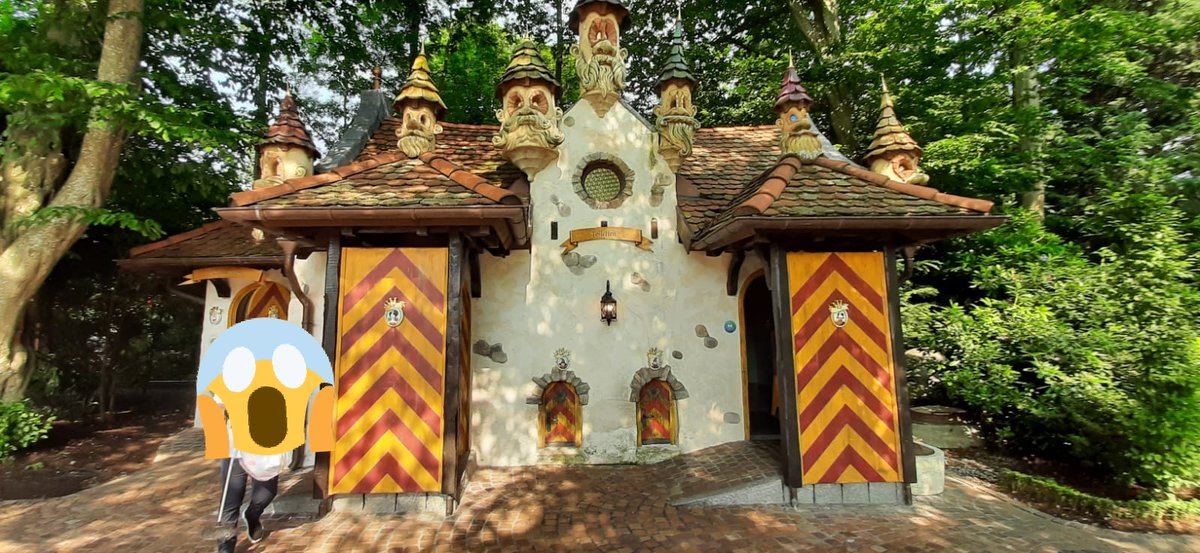 PatrickMarxx's tweet photo. Sometimes, I forget how beautiful #EuropaPark is... even if I walk trough the park nearly every day... #FairytaleForest #Designforce #MackNext #PetraPower https://t.co/u9NP6j7Vzg