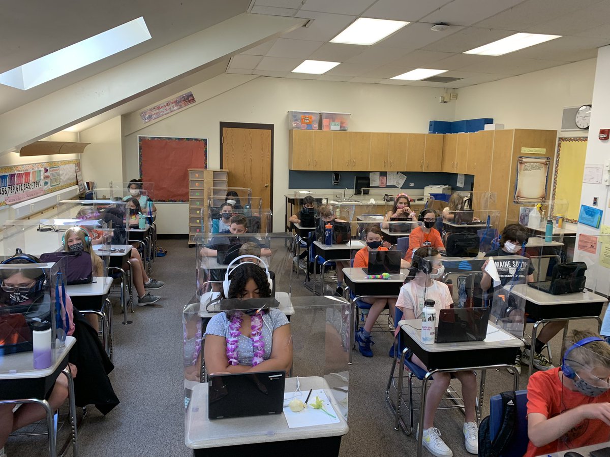 What a fun way to end the year with a fifth grade virtual party. We played Are You Smarter Than a Fifth Grader with a scientist from the Museum of Science and Industry! <a href="/RooseveltD64/">RooseveltD64</a> #engaged64