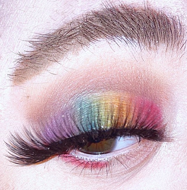 Makeup_Hannah15's tweet photo. Rainbow π cut crease! πͺβ¨ #motdπ #eyelookoftheday #rainboweyeshadow #boldlashes #simplebrows #makeupismypassion #rainbowcutcrease https://t.co/9btHz3tHOh