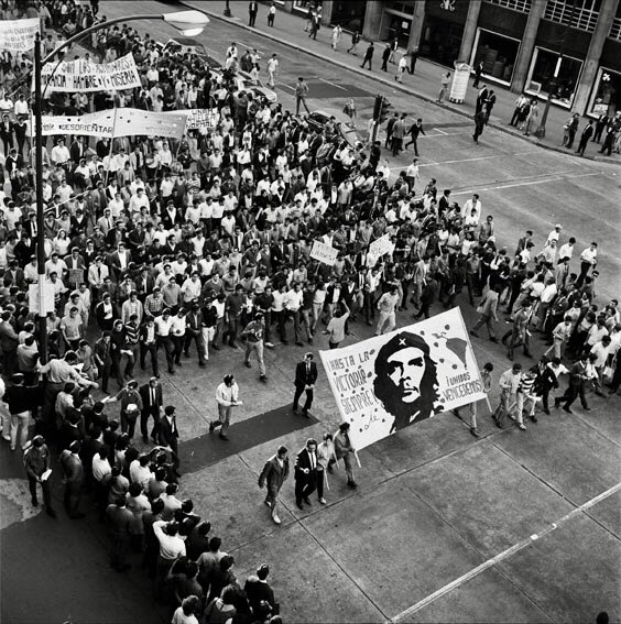 RAYDIGON's tweet photo. Hoy se cumplen 50 años del #halconazo1971 en la avenida Santa María la Rivera del entonces Distrito Federal. Y nadie me lo contó, yo estaba ahí para informar. https://t.co/FvoRq1sgqh