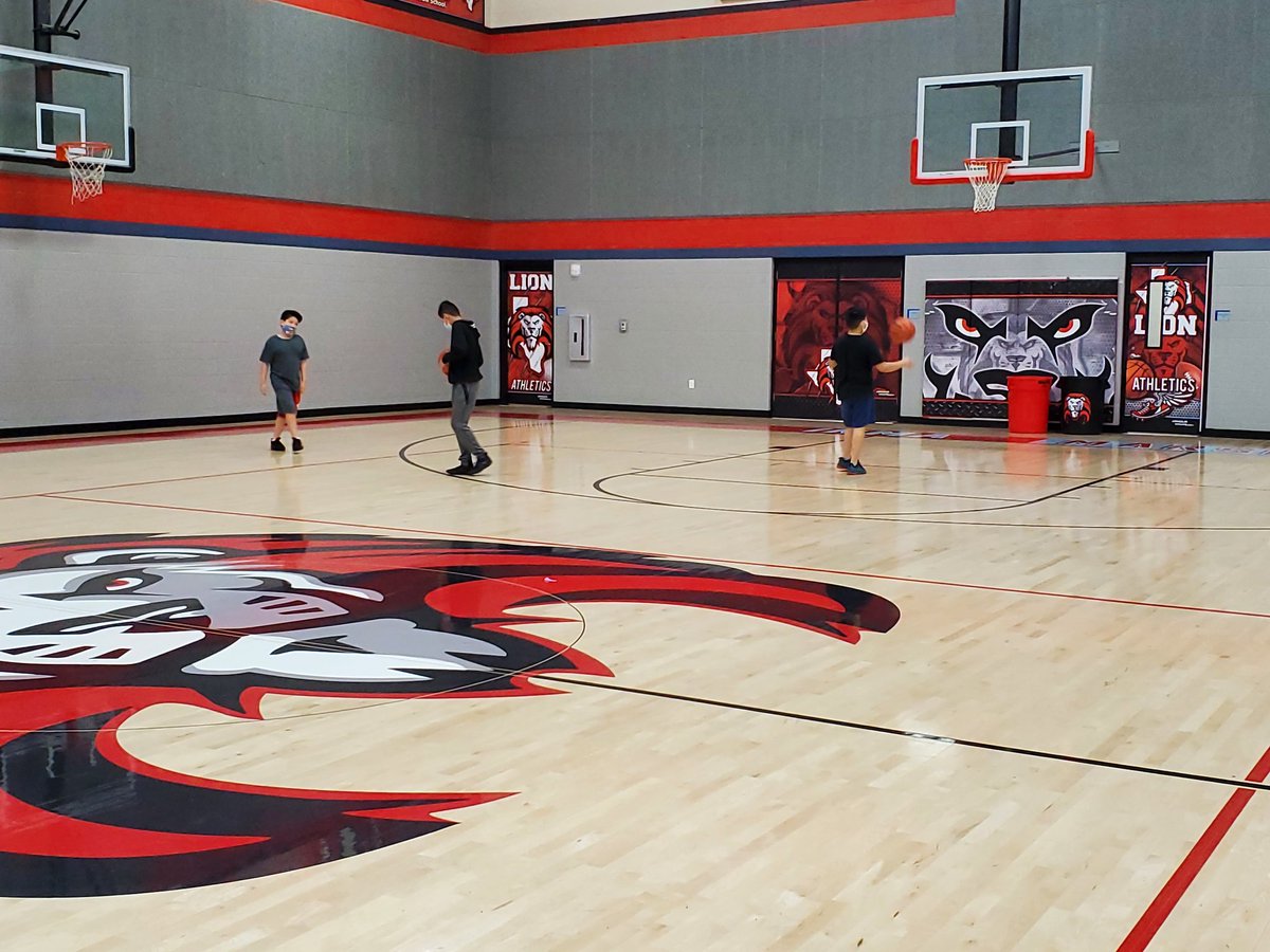 mrscranecisd's tweet photo. Taking basketball shots in Pace Summer learning today to figure out what percent of the time we can make it in!! @IMMSLions @CastleberryISD #pacesummer @MR_HUTCHINGS https://t.co/0I9ZtXisHJ