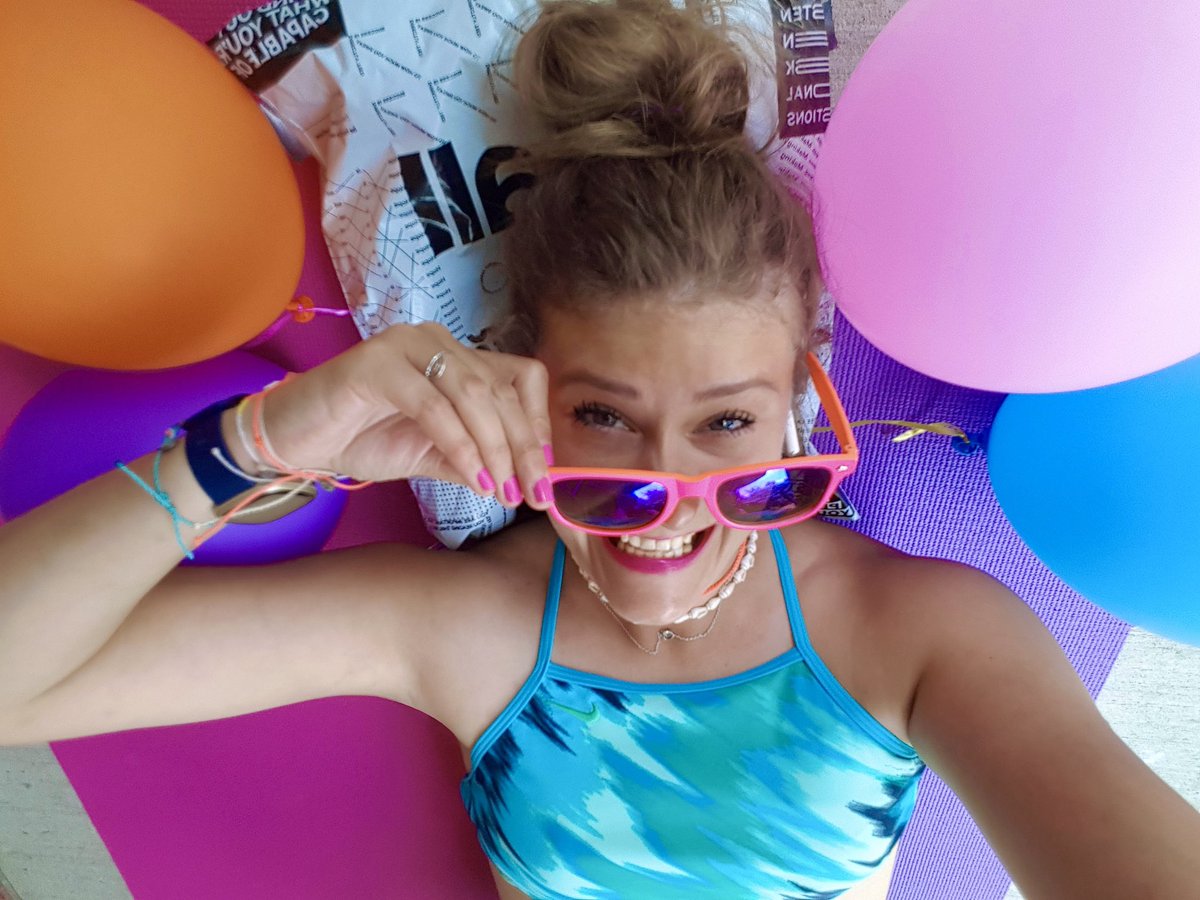 HeyItsMeMissJT's tweet photo. "Old enough to know better. Still young enough to get away with it." ๐ #ThirtyEightAndFeelingGreat #BirthdayGirl #ItsMyBirthday #LifesAParty #LevelUp #SummerVibes #GeminiSeason #Thursday #JuneBabe #HappyBirthdayToMe #BeachBabe Sunny side up! โ๏ธ๐๐๐3๏ธโฃ8๏ธโฃ๐๐๐๐ https://t.co/D5PSIczx2L