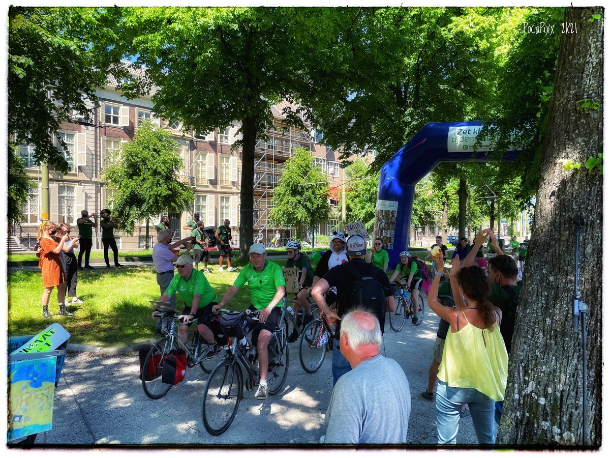 aldith_hunkar's tweet photo. 💥👊🏽 My day today: presented #Klimaatop1 for @milieudefensie. Climate activists from all corners of #NL cycled to The Hague to demand climate regulation for large polluters. Also: page ad in all major newspapers, funded by donators. #ClimateCrisis https://t.co/r7rTjlMA0N