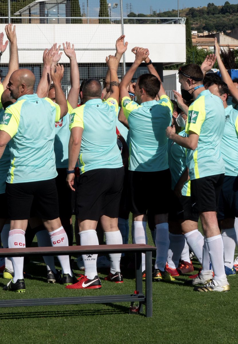 jacobocalvo's tweet photo. El martes, el @granadapsoe tuvimos el enorme privilegio de participar en el torneo de fútbol inclusivo y mixto conmemorativo del 90 aniversario del @GranadaCdeF. 
Partidazos. Algunos, hicimos lo que pudimos 😅 

Felicidades 🔴⚪️🔴⚪️ https://t.co/4wTDpFJJJX