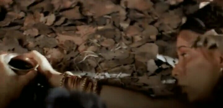 KanwarXShiva's tweet photo. When they both fall nd they both hold Kalash together😍😭

This shows that they both handle their relationship together, no matter what happen in their life, many up nd down comes bt they both together hold their relationship💕

@kanwardhillon_ #KanwarDhillon
#ShiVi #PandyaStore https://t.co/QN65E0ArBy