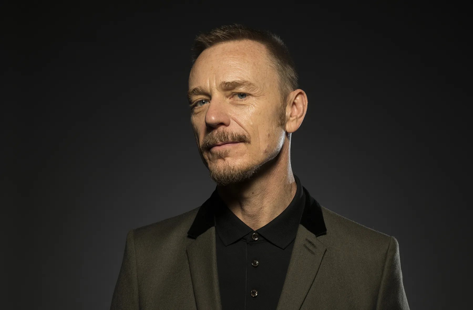 Happy 57th birthday to my favorite crown dilf, theatre royalty ben daniels    