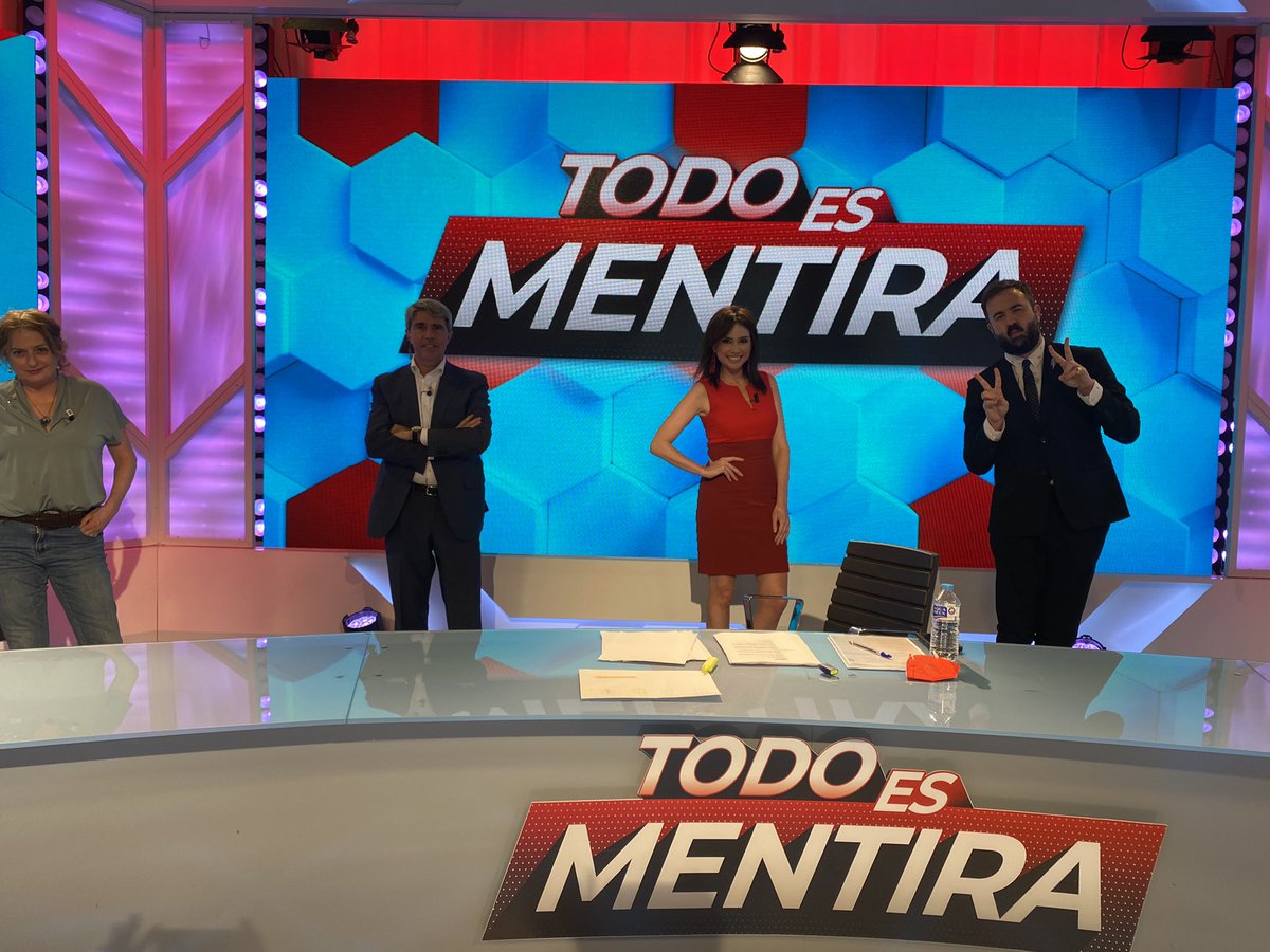 Hoy hemos vuelto a analizar la actualidad española en <a href="/todoesmentiratv/">Todo Es Mentira</a> <a href="/cuatro/">Cuatro</a> 
📸 Con dos grandes de la tele: <a href="/martaflich/">Marta Flich</a> y <a href="/SrCastelo/">Antonio Castelo</a> y como compañera colaboradora <a href="/aliciaguti/">alicia gutiérrez</a> de <a href="/_infoLibre/">infoLibre</a>