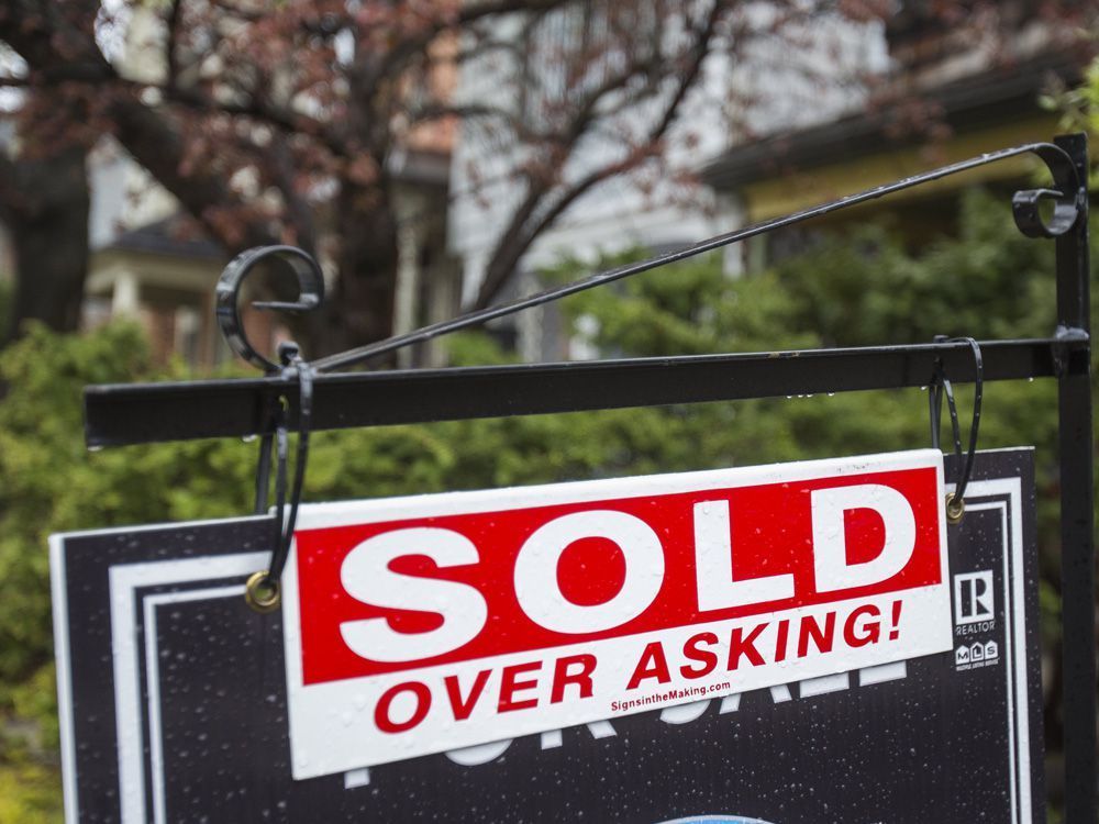 GreenFlowFIN's tweet image. The mortgage stress test was tightened. As of June 1, the qualifying rate rose to 5.25%, from 4.79%, reducing homebuyers’ buying power by about 4%.

Read more here:
buff.ly/3zhmGS3

#greenflowfinancial #stresstest #mortgage