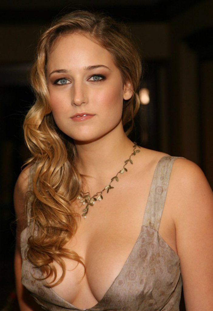 Happy 38th  Birthday, (aka Liliane Rudabet Gloria Elsveta Leelee Sobieski)!
Wherever you are.    