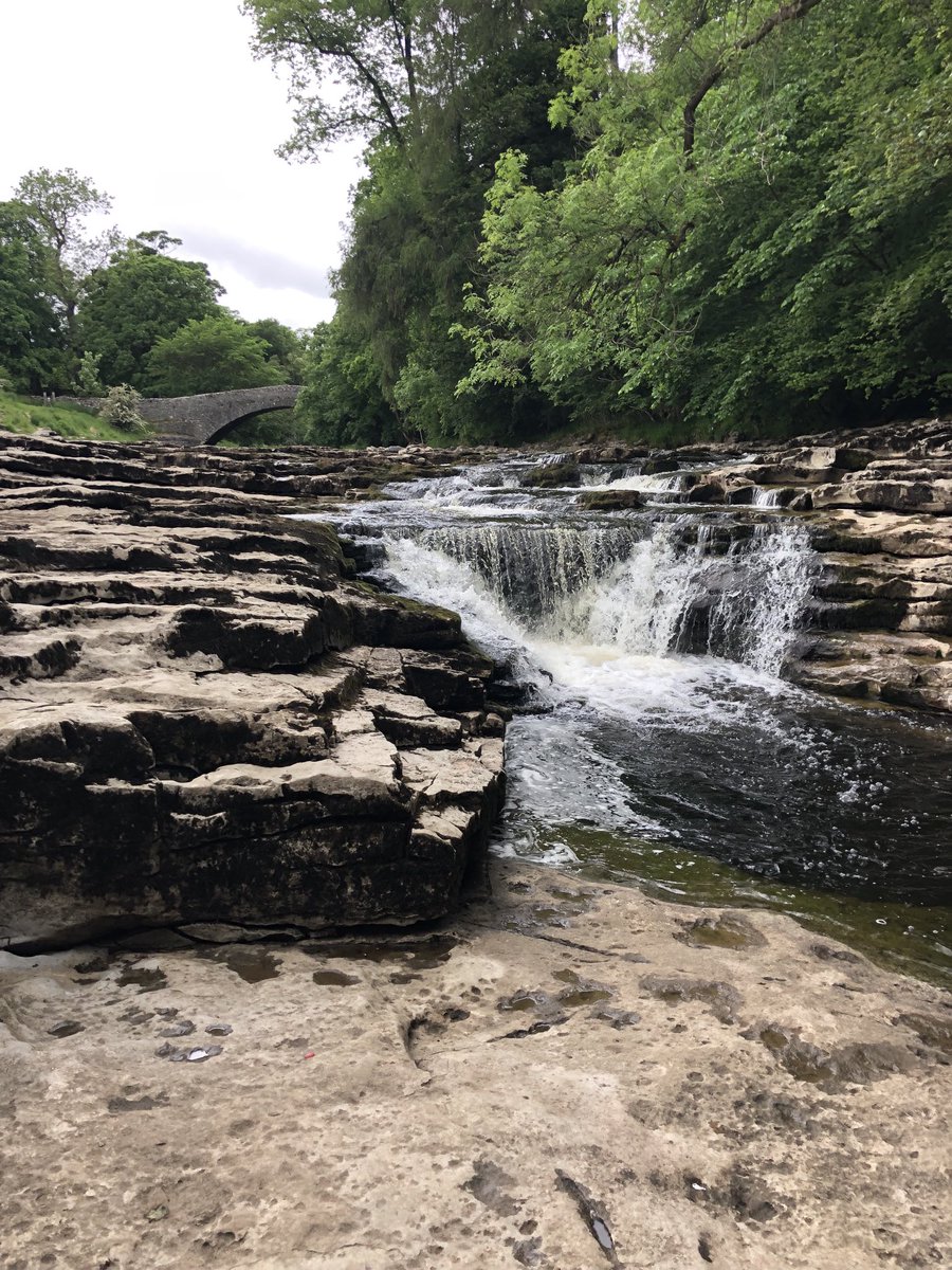 Packhorse Bridge and Stainforth falls, great walking ⁦@yorkshire_dales⁩  ⁦@Welcome2Yorks⁩ and then brunch at #Elainestearooms #Feizor