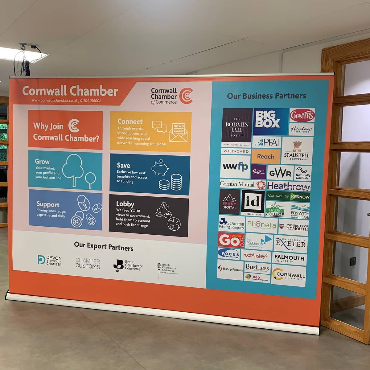 thsocialleopard's tweet image. It was lovely to work with @IdennaCreative on these 48hr turn around - 3m (w) x 2295mm (h) premium roller banners for @cornwallchamber for their Sustainable Growth 2021 Conference @G7 event this week in #Falmouth. They looked really effective. 
#G7 #designandprint #rollerbanners
