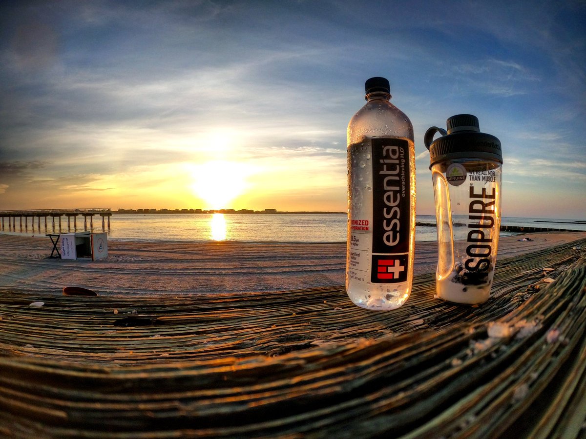 DjSWOOSHnj's tweet photo. @essentiawater it's Thirsty Thursday at the Jersey Shore β€π€
#essentialnation #essentiawater #biggestfan #getoutside #djswooshnj #djswooshapproved #putinthatwork #summer2021 https://t.co/hgKWuUgFyW