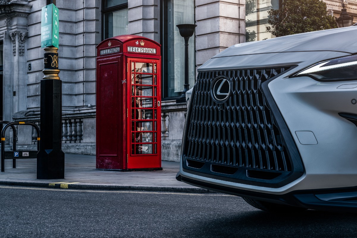 LexusCanada_FR's tweet photo. Prêt pour une expérience de conduite à nulle autre pareille? Le tout nouveau Lexus NX vous attend. Restez à l’affût pour son dévoilement mondial le 11 juin à 23 h (HNE). #LexusNX #VivezLexceptionnel #Lexus https://t.co/PR9E1siSe2