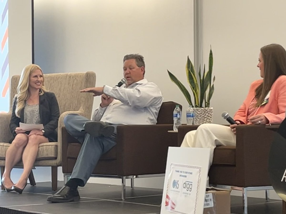 AZManufacturing's tweet image. Great discussion moderated 🎤 by @agilbreath_az  about what aspects of site visits have changed with Susan Dumon @SunCorridorInc &amp;amp; @B_Smidt @GPEC #AAEDSpringConference @_AAED