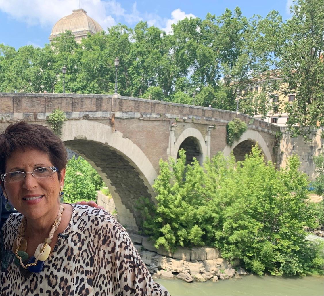 Feeling so blessed to be on location on the stunning Tiberina Island in the heart of #Rome #Italy taking a private cooking class! #Italyfood #ItalianCusine #culture #beauty #blessedbeyondmeasure #TravelItalyExpert #travel