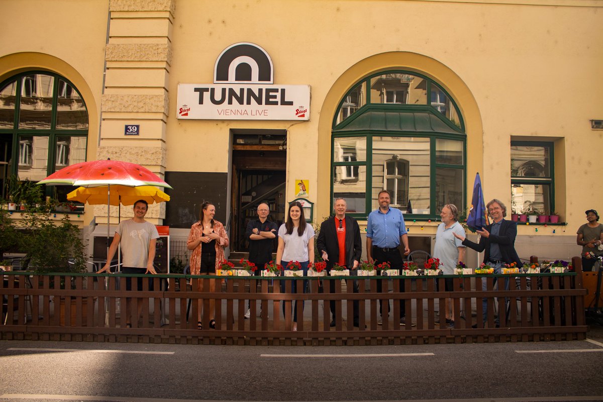 Wir unterstützen seit dem Vorjahr in Lokalen stattfindende Kulturveranstaltungen 🙌
Wenn Sie also GastronomIn/KünstlerIn sind und an eine Förderung für eine Veranstaltung im Bezirk denken, nutzen Sie unsere Website wien.gv.at/.../geschich..…