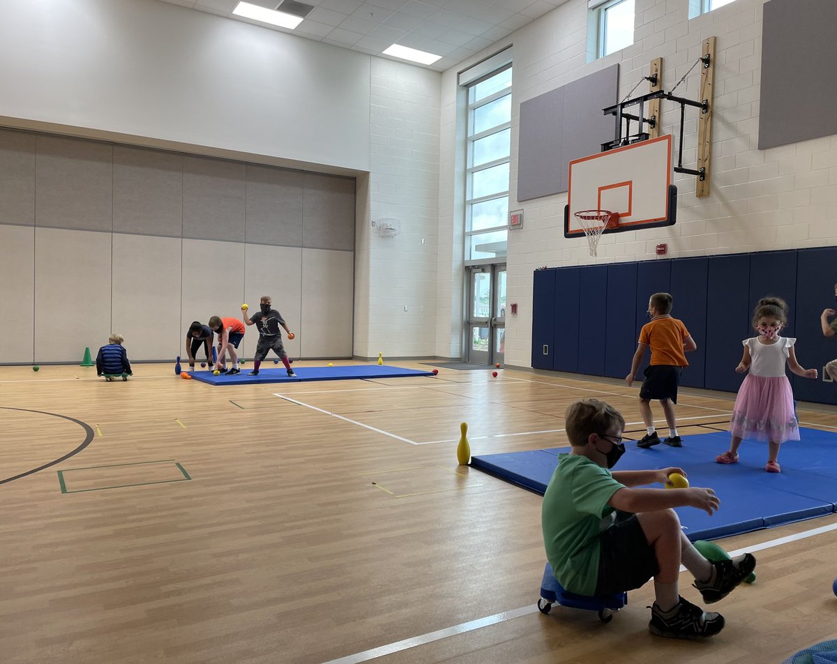 Ending the year with our PE version of the board game Battleship. We are throwing our way into summer. 😎Kindergarten and 1st grade practiced their underhand throwing and 2nd and 3rd worked on underhand and overhand. #SouthLakesEl1PE <a href="/SouthLakesEl1/">South Lakes Elementary</a>