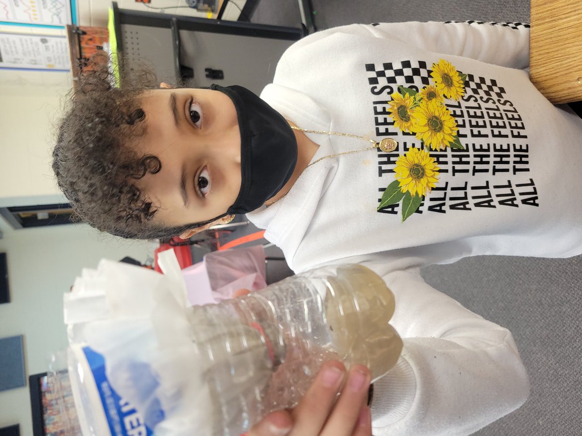 KohlersKids's tweet photo. Clean water project! We made pur own water filters. We tried them out with some muddy water. We learned alot and got it clean(er). @wpsstealth #SpaghtIsGreat #GoSolarWithMrsKohler https://t.co/bRVYcG62OR