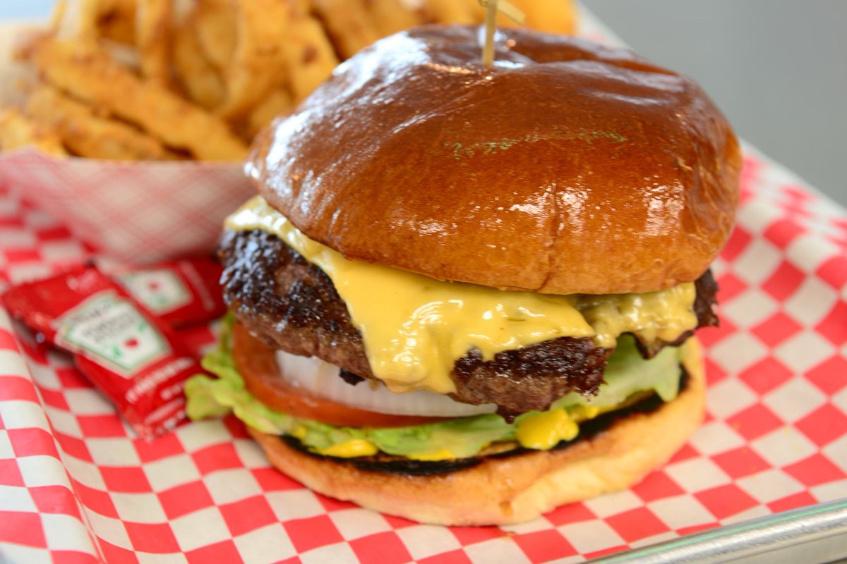 killensburgers's tweet photo. It’s all about the layers! Our Cafeteria burger is built with love for that perfect bite each time - now permanently on the menu! #killensburgers #cafeteriaburger #cheeseburger #loveburgers #pearlandeats https://t.co/XpfSw01LPW