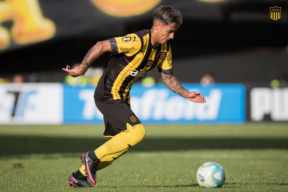 juanjoacevedo7's tweet photo. ➡️ Rochet, Cándido, Ocampo (#Nacional); Torres y González (#Peñarol) se perderán 4️⃣ partidos.
📌Si #Uriguay pasa de fase no jugarán el clásico del Apertura.
📌Si #Uruguay llega a la final, llegarían a sus equipos 4 días antes del 1er clásico de #Sudamericana.
Info @delaion2511 https://t.co/skdkbyHpyK