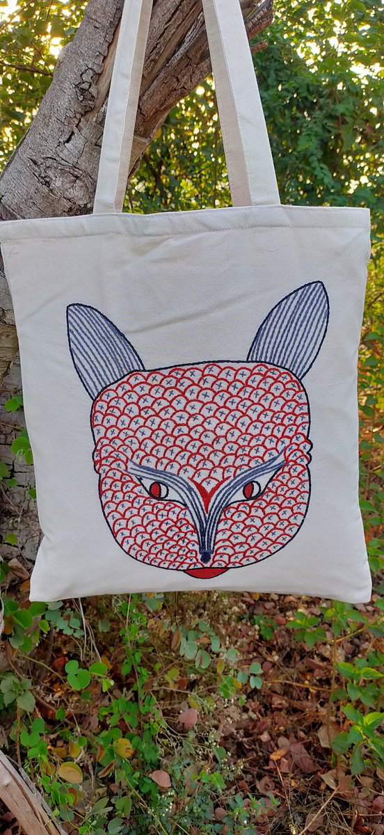 Ahambhumika's tweet photo. Hand embroidered tote bags. Made by women artisans proficient in hand embroidery of a village on outskirts of Bhopal.Size 15 x 16.5 inches. Fabric cotton, pre washed, pre shrunk and colourfast. Price Rs.650 per piece. Minimum order quantity any 2 pieces.
#handmade https://t.co/M3006rZ1do