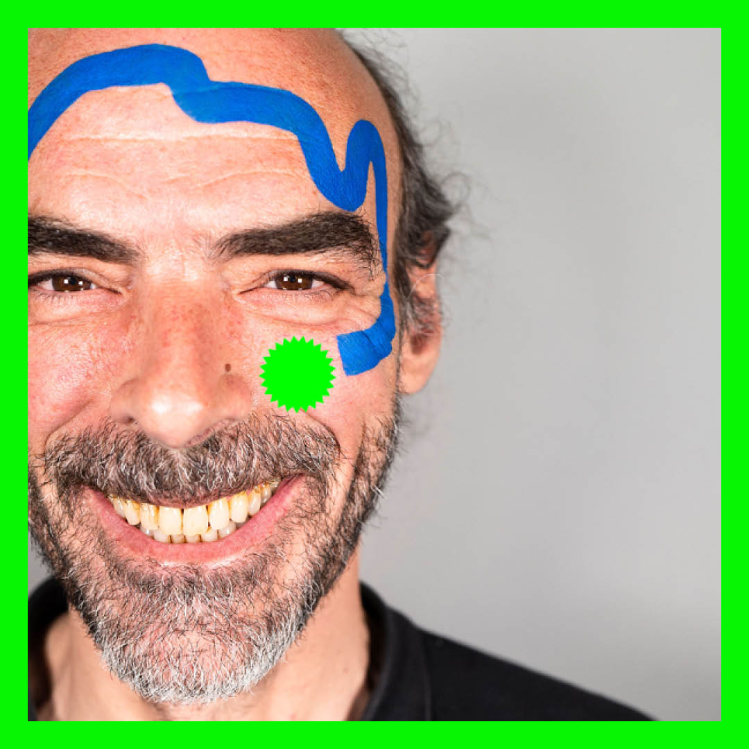 ⛱  [LA BELLE SAISON] ⛱  J-7
Plus que sept jours avant l’ouverture de La Belle saison ! L’équipe de la Comédie, ses élèves, ses partenaires et ses fidèles spectateurs se sont parés de bleu et de vert pour ce festival estival ! ☀️